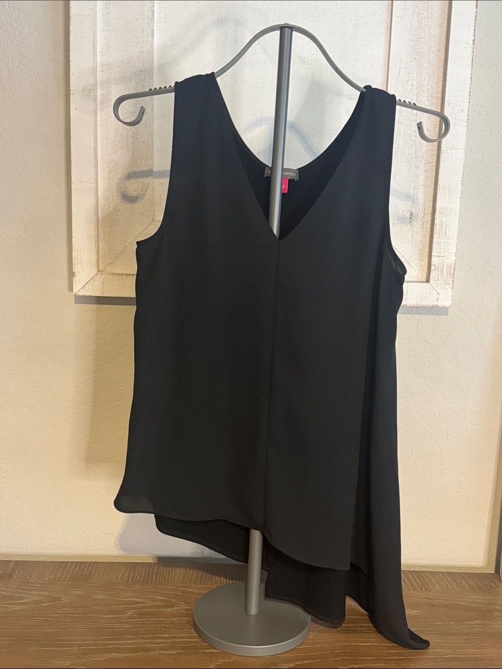 Vince Camuto Black Sleeveless V-Neck Layered Hem Blouse
